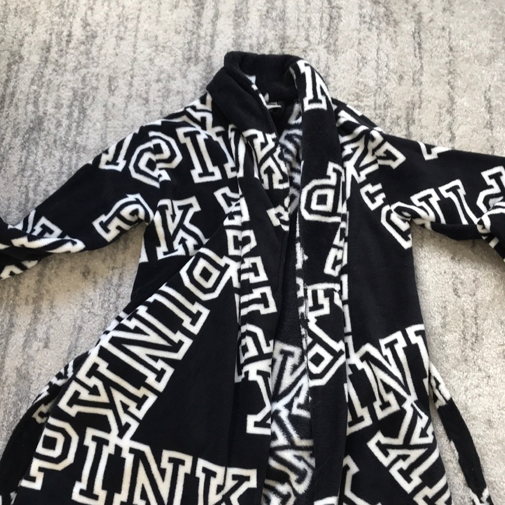 Victoria’s Secret pink bathrobe Xs